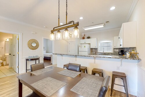 Magnolia North, Unit 202 | Condo in Myrtle Beach with golf views & pool access