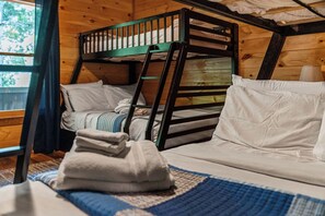 4 bedrooms, iron/ironing board, WiFi, bed sheets