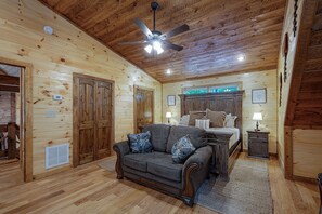 4 chambres, fer et planche à repasser, Wi-Fi, draps fournis