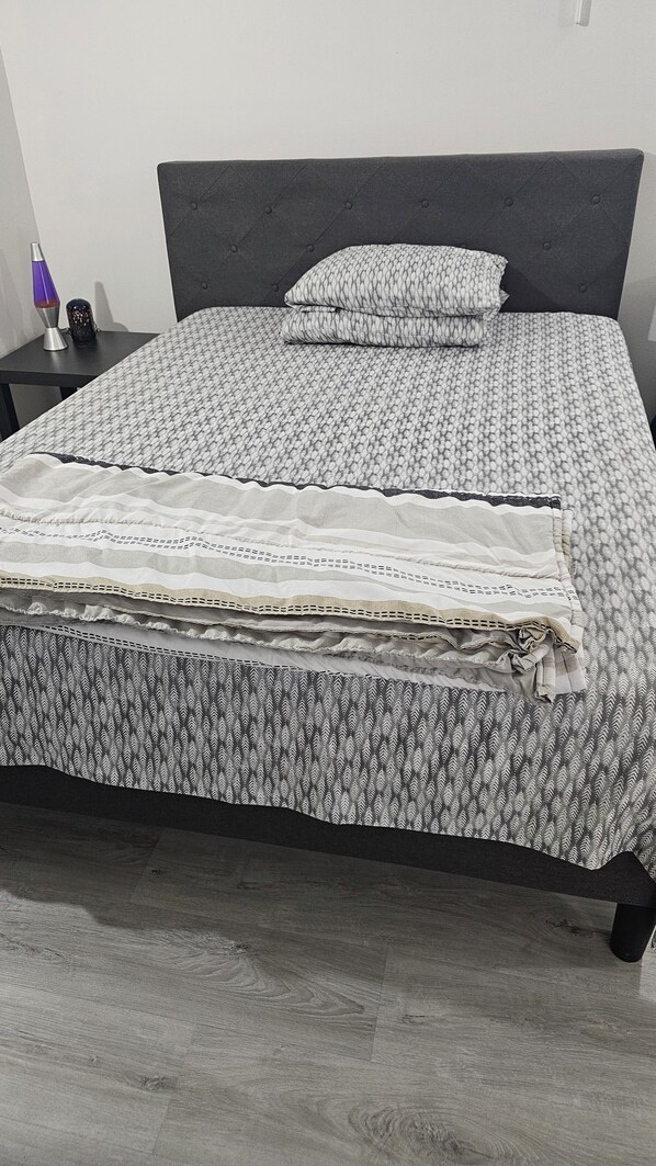 1 bedroom, desk, iron/ironing board, free WiFi