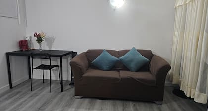 Bright and Cozy Room with Free Parking