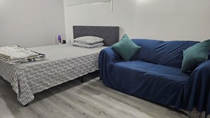1 多间卧室、办公桌、熨斗/熨衣板、免费 WiFi