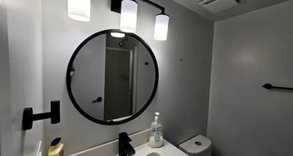 Bright and Cozy Room with Free Parking