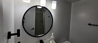 Bright and Cozy Room with Free Parking