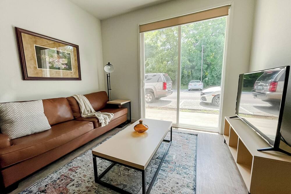 Sleepover: Desirable 1BD\/1BA - Bowling Green