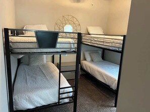 3 Schlafzimmer, Bügeleisen/Bügelbrett, WLAN, Bettwäsche