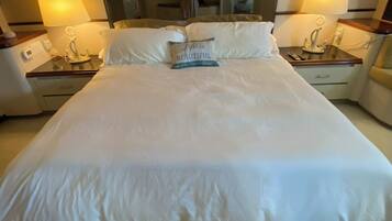 Trailer exclusivo, 4 quartos, para não fumantes, vista para a marina | Frigobar, individualmente mobiliados, cortinas blackout