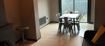 * No 12 Boutique Guest House *Galway City, 6 bed/ 6 En-Suite