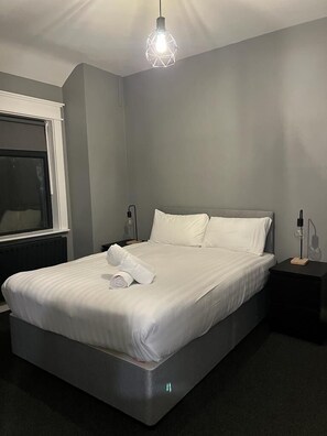 6 bedrooms, iron/ironing board, free WiFi, bed sheets