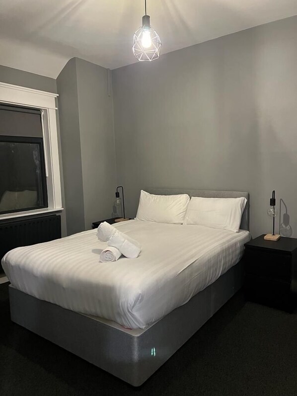 6 bedrooms, iron/ironing board, free WiFi, bed sheets