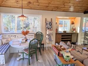 Dining - Close to town & Newly Renovated, Large Gated Yard (Idyllwild)