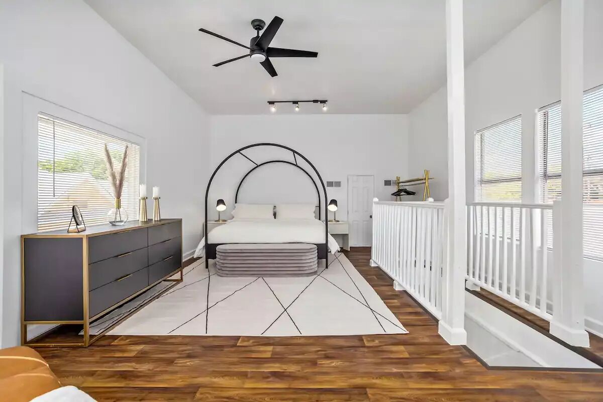 Modern LUXE 4/2 Minutes from Downtown/ Riverwalk