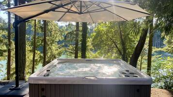 Bain à remous extérieur