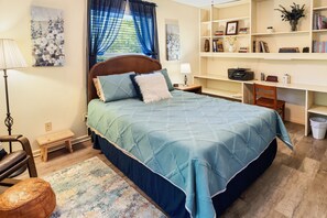 4 bedrooms, desk, iron/ironing board, travel crib