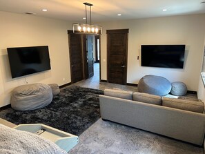 Smart TV, fireplace, ping pong, offices