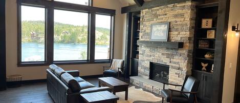 Smart TV, lareira, mesa de pingue-pongue, escritórios