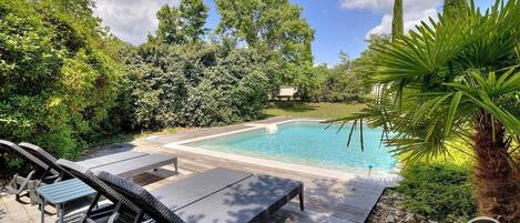 Una piscina cubierta
