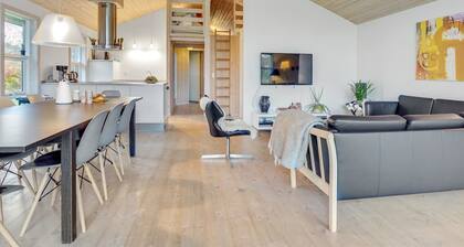 "Elni" - 900m from the sea by Interhome