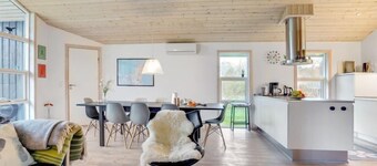 "Elni" - 900m from the sea by Interhome