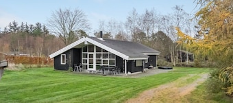 "Elni" - 900m from the sea by Interhome