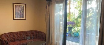 Peaceful private studio in redwoods, outdoor fire