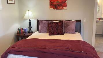 1 bedroom, desk, travel crib, WiFi