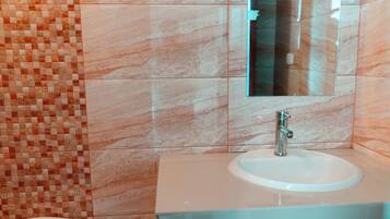 Comfort Double Room | Bathroom
