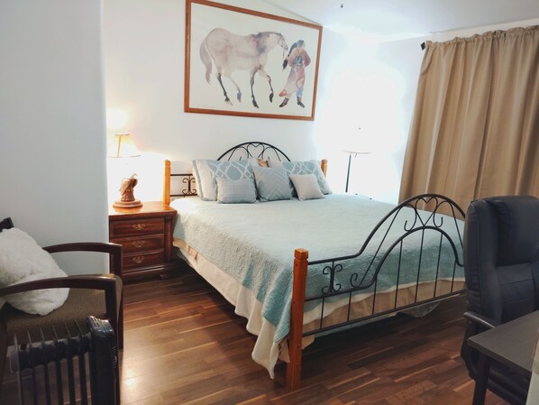 2 عدّة غرف نوم ومكتب وواي فاي مجانًا وملاءات أسرّة