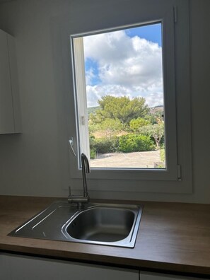 Interior - RENECROS 1 à 30 m de la mer Very Large Terrace Wifi Clim Parking (BANDOL)