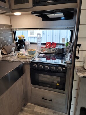 Private kitchen - BRAND NEW Large RV on Huge backyard in The Heart of Longmont  (Longmont)