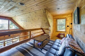 Interior - Sevierville Cabin w/ Hot Tub & Mountain-View Deck (Sevierville)