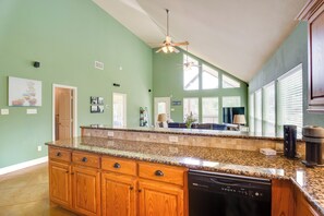 Interior - Fish & Kayak: Tranquil Cedar Creek Home! (Tool)