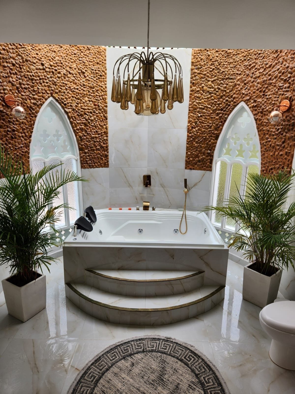 Family Room | Bathroom | Eco-friendly toiletries, bathrobes, towels