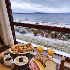 32-inch Smart TV with digital channels, Netflix, heated floors - BLUE APARTS Dina Huapi Bariloche (Dina Huapi)