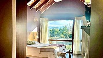 1 bedroom, in-room safe, individually decorated, individually furnished