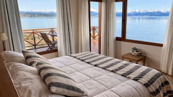 Studio | In-room safe, individually decorated, individually furnished, free WiFi