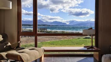 Apartment | Living area | 32-inch Smart TV with digital channels, Netflix, heated floors