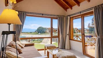 Apartamento | Área de estar | Smart TV 32 polegadas com canais digitais, Netflix, pisos aquecidos