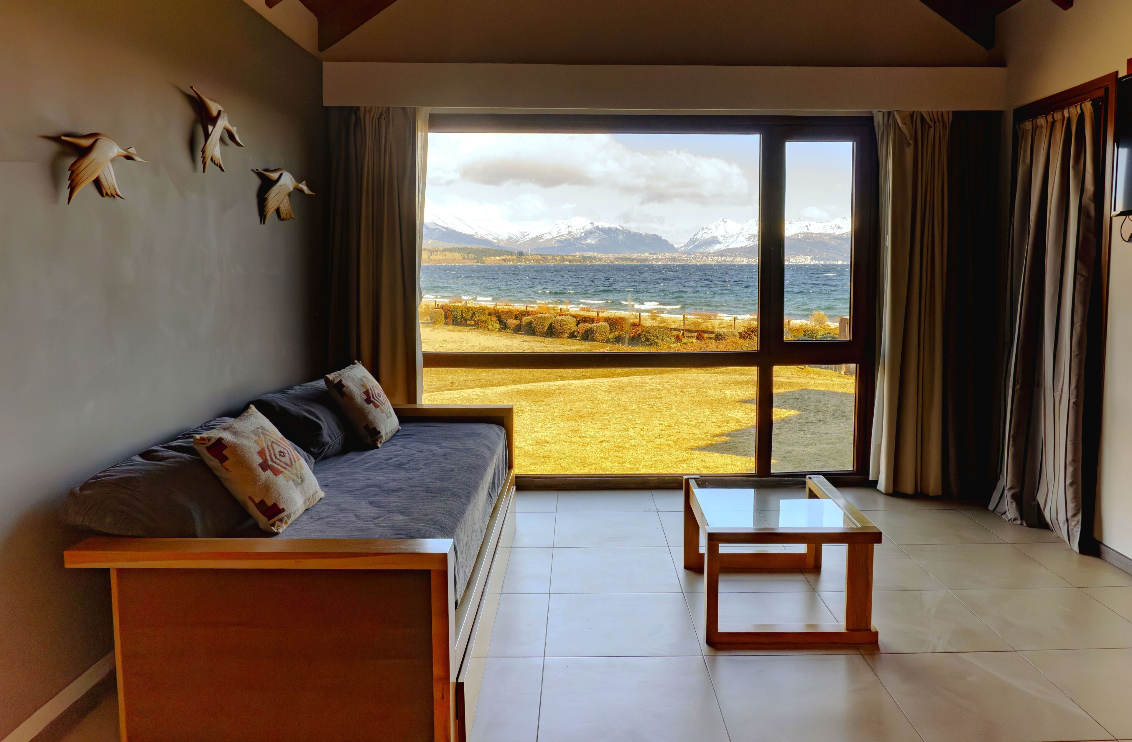 Apartment | Living room | 32-inch Smart TV with digital channels, Netflix, heated floors