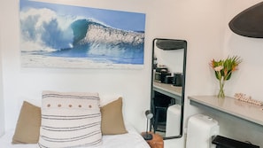 1 soverom, skrivebord, wi-fi (inkludert) og sengetøy