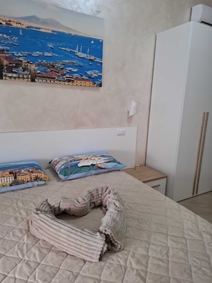 Desk, free WiFi - B&B DonnaRooms Pompeii  (Pompei)
