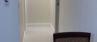 Private accommodation Located 10 minutes from downtown, 5 from airport