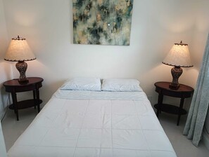 1 bedroom, free WiFi, bed sheets - Private accommodation Located 10 minutes from downtown, 5 from airport (West Palm Beach)