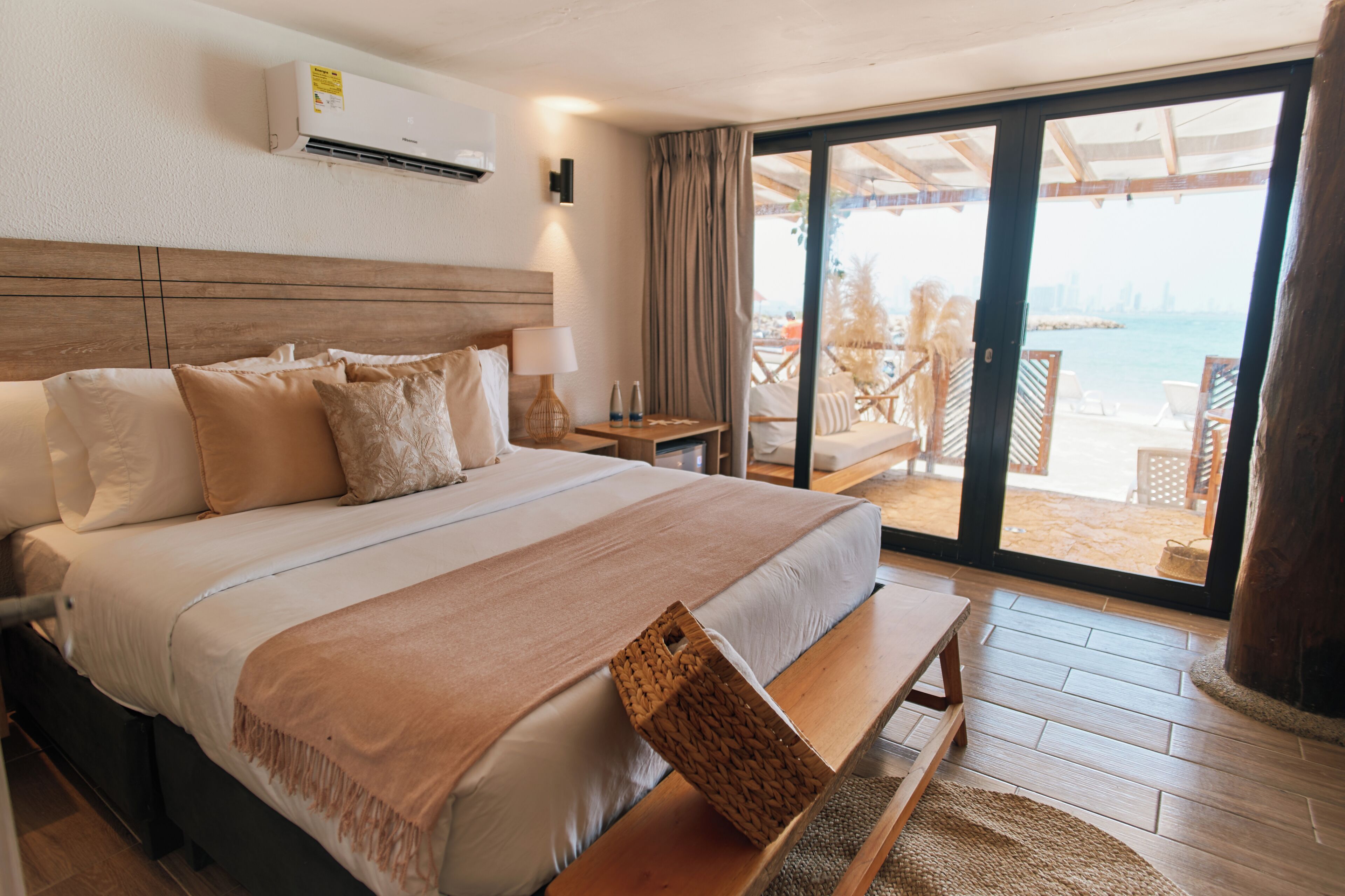 Deluxe Double Room Single Use, 1 Queen Bed, Air conditioning, Beach View | Premium bedding, minibar, free WiFi, bed sheets