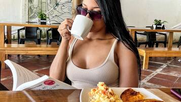 Desayuno continental incluido todos los días