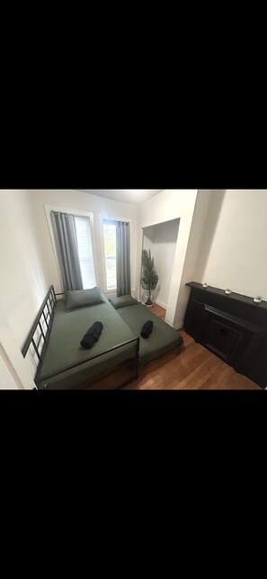 2 chambres, fer et planche à repasser, Wi-Fi, draps fournis