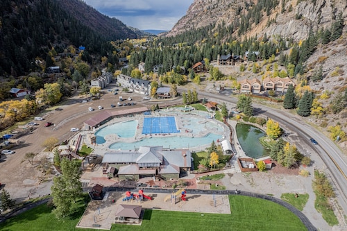 Historic Upper Level Condo | Steps from Hot Springs |Sleeps 8