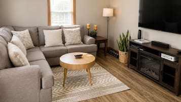 Smart TV, fireplace, stereo