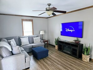 Smart TV, fireplace, stereo