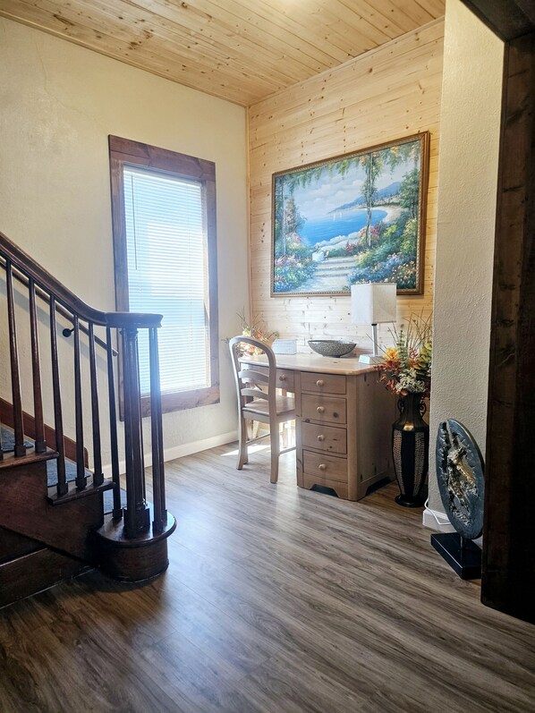 المنشأة من الداخل